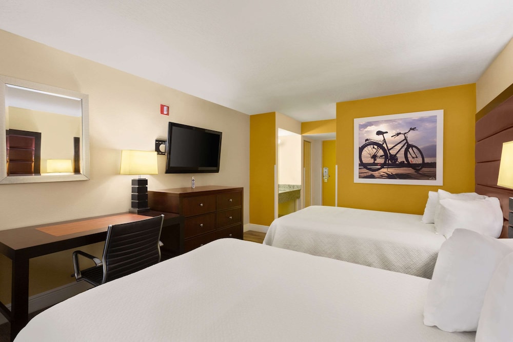 Days Inn N Orlando Casselberry 15/49