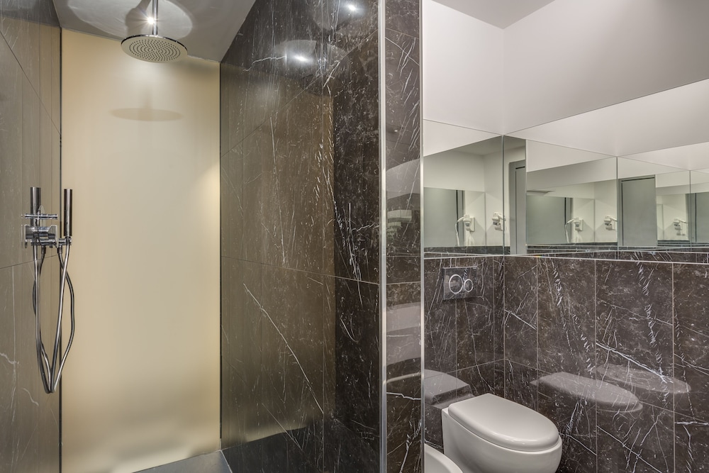 Otivm Hotel 63/63