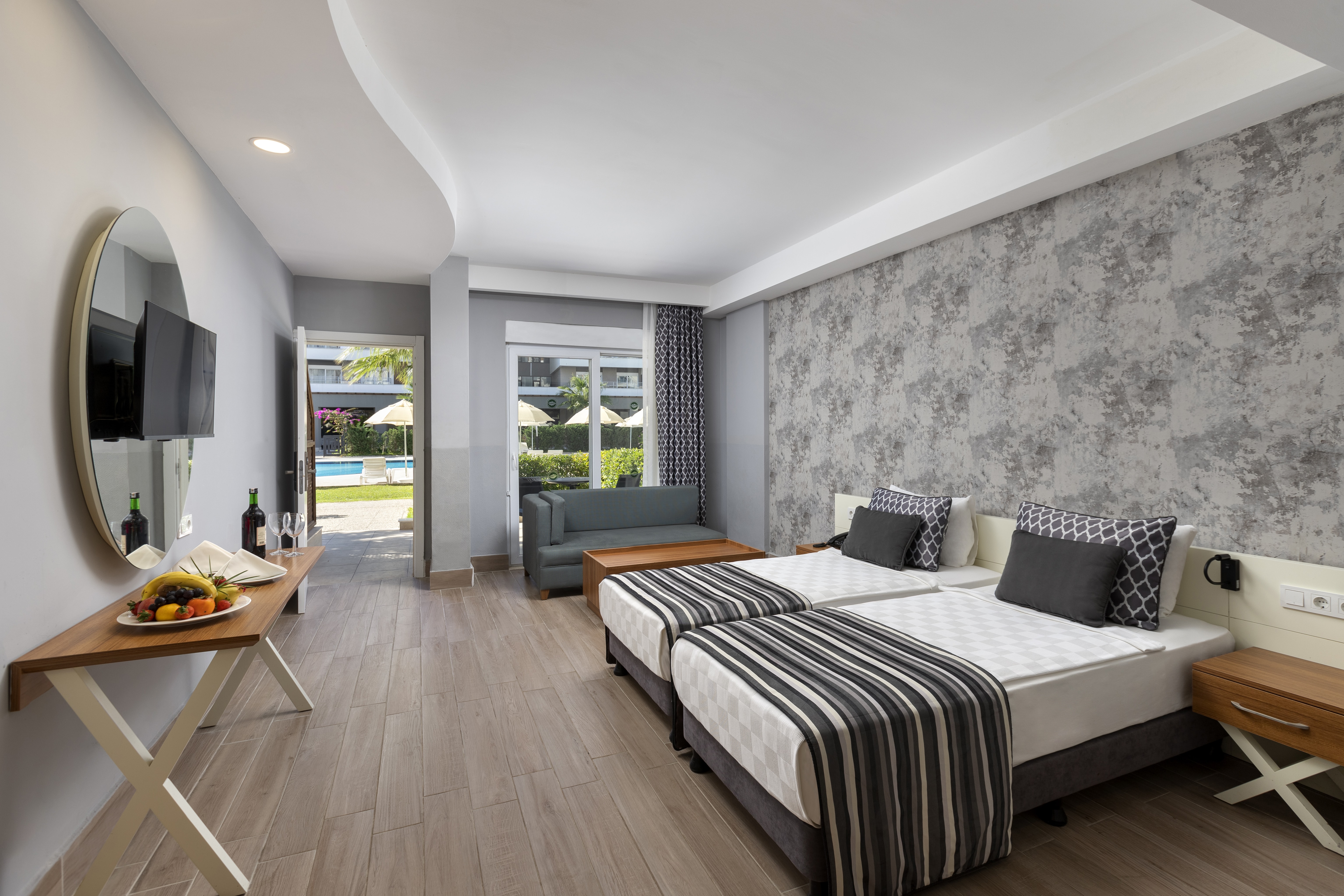 Pool, Deluxe, Suite, Double Bed