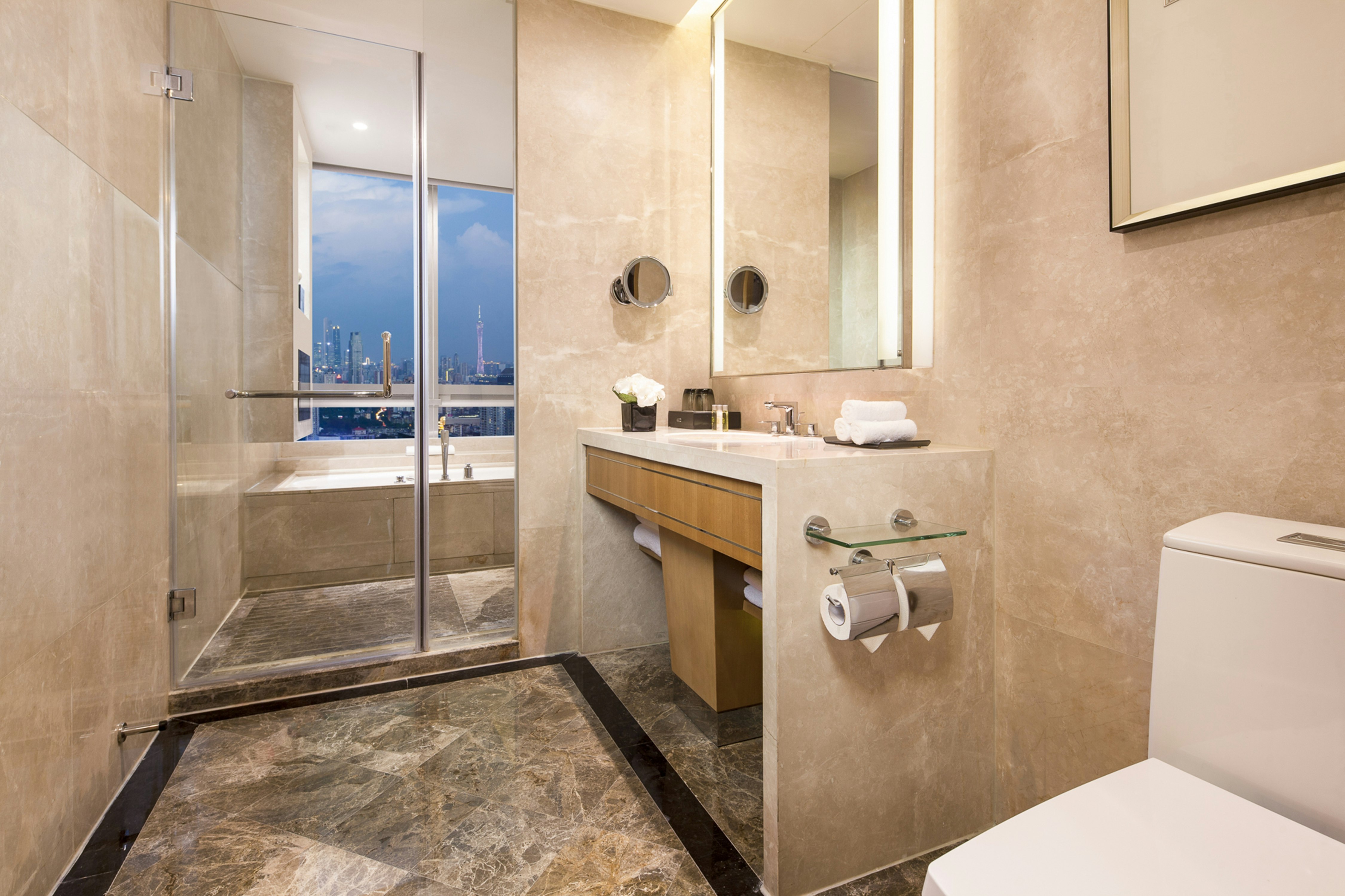 DoubleTree by Hilton Hotel Guangzhou 71/72