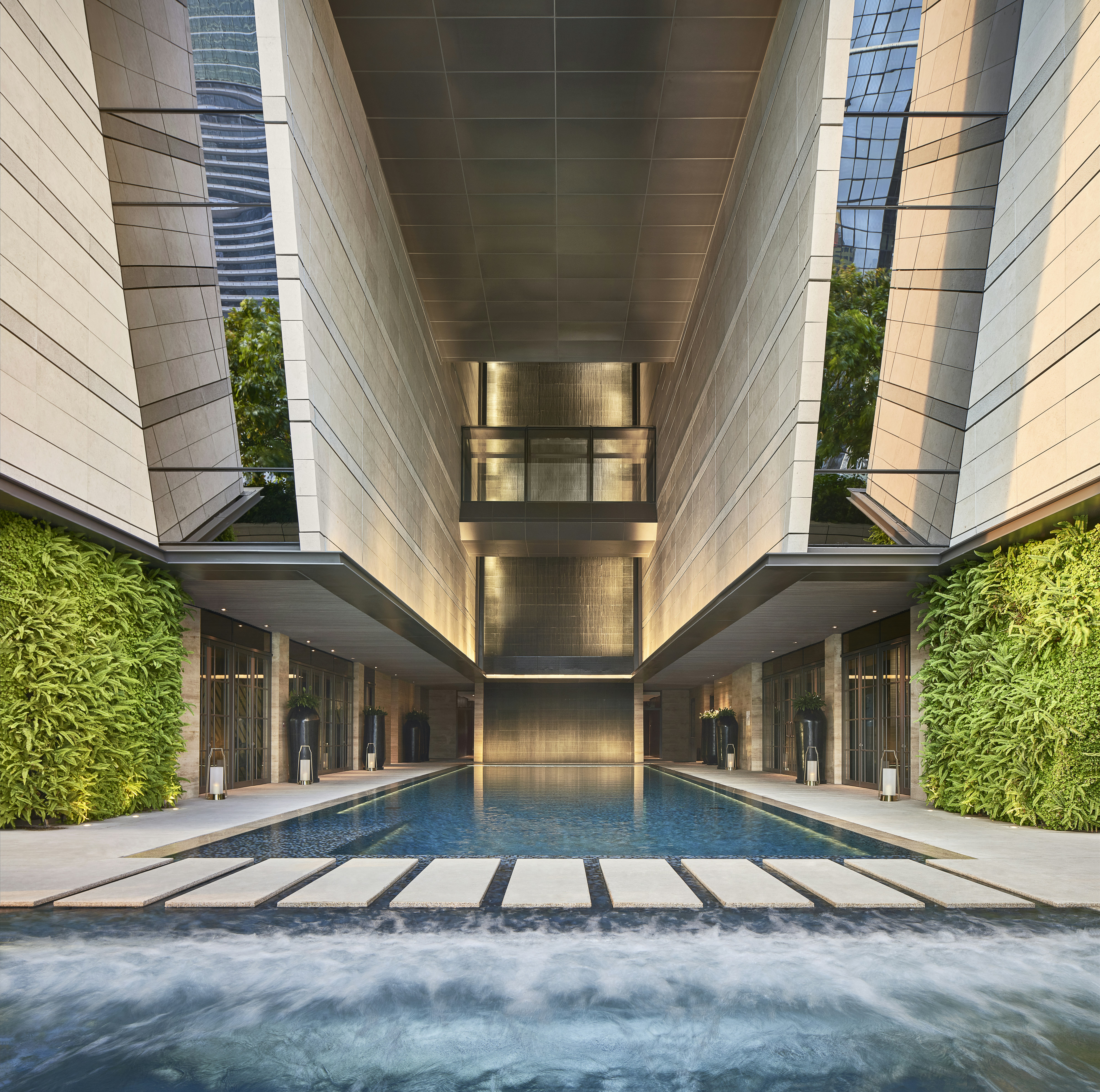 Rosewood Bangkok 30/84