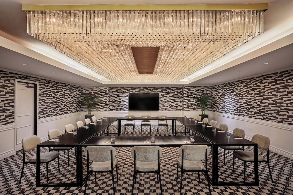 The Jay, Autograph Collection (ex Le Meridien) 45/50