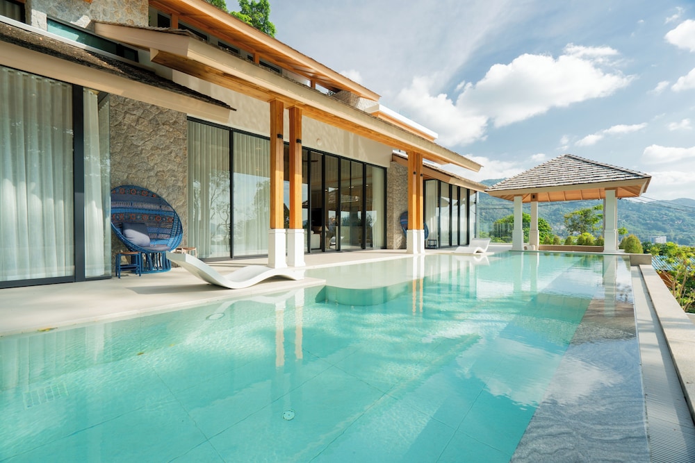 Chateau Du Village Patong 36/65