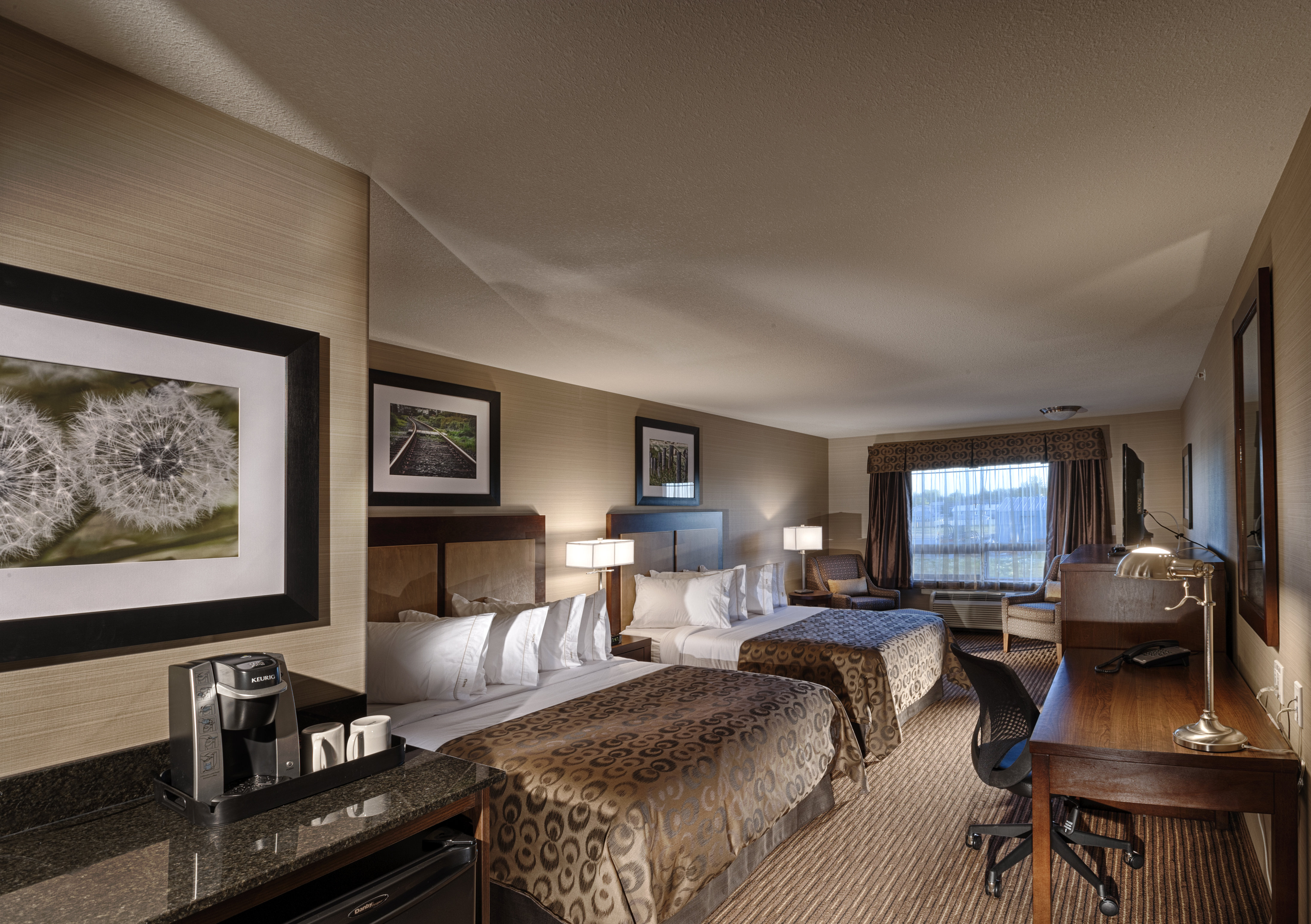 Canalta Hotel Assiniboia 18/35