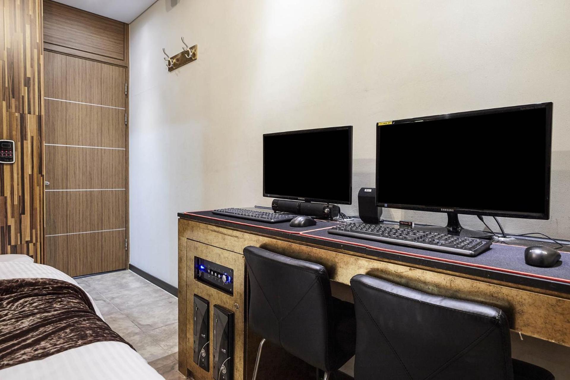Blixx Hotel 35/50