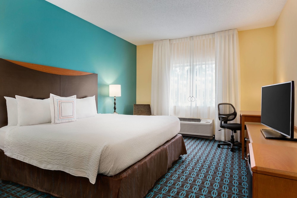 Fairfield Inn Suites Toledo Maumee 12/34