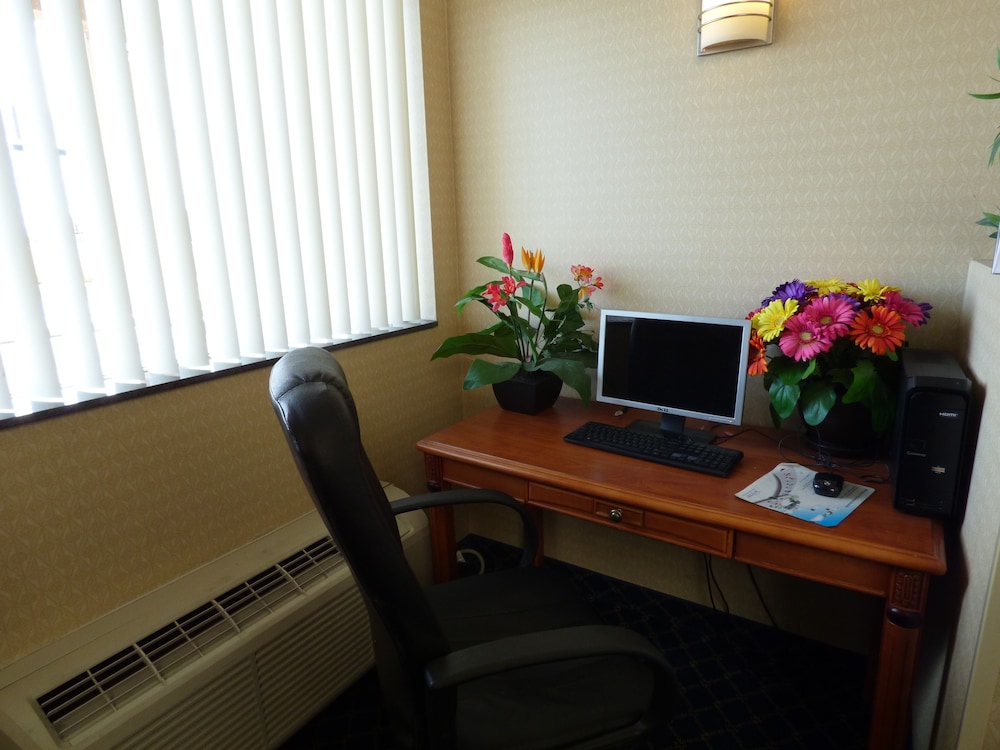Days Inn by Wyndham Brigham City 25/27