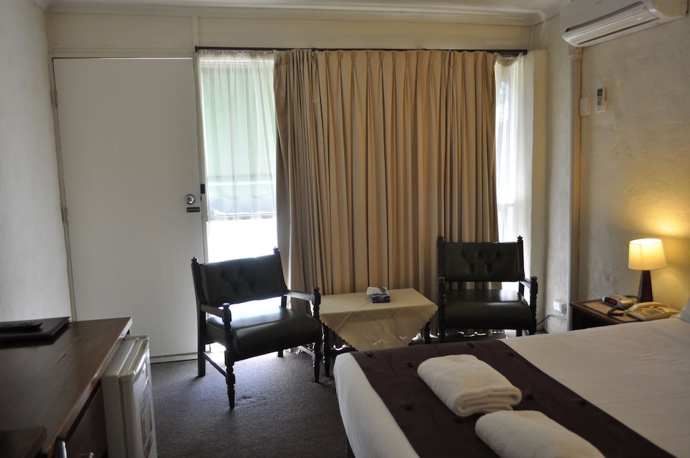 ALBURY BURVALE MOTOR INN 21/47