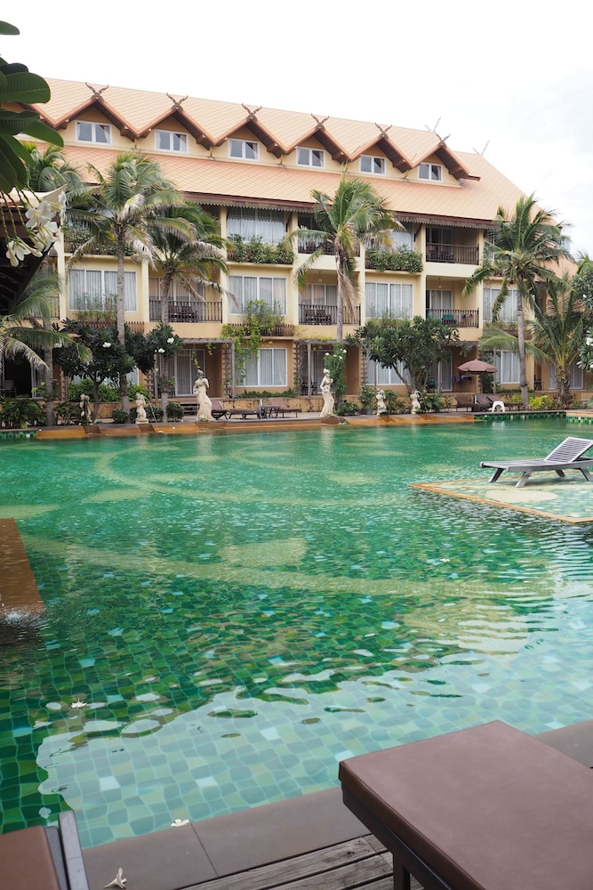 Villa Thongbura 43/51