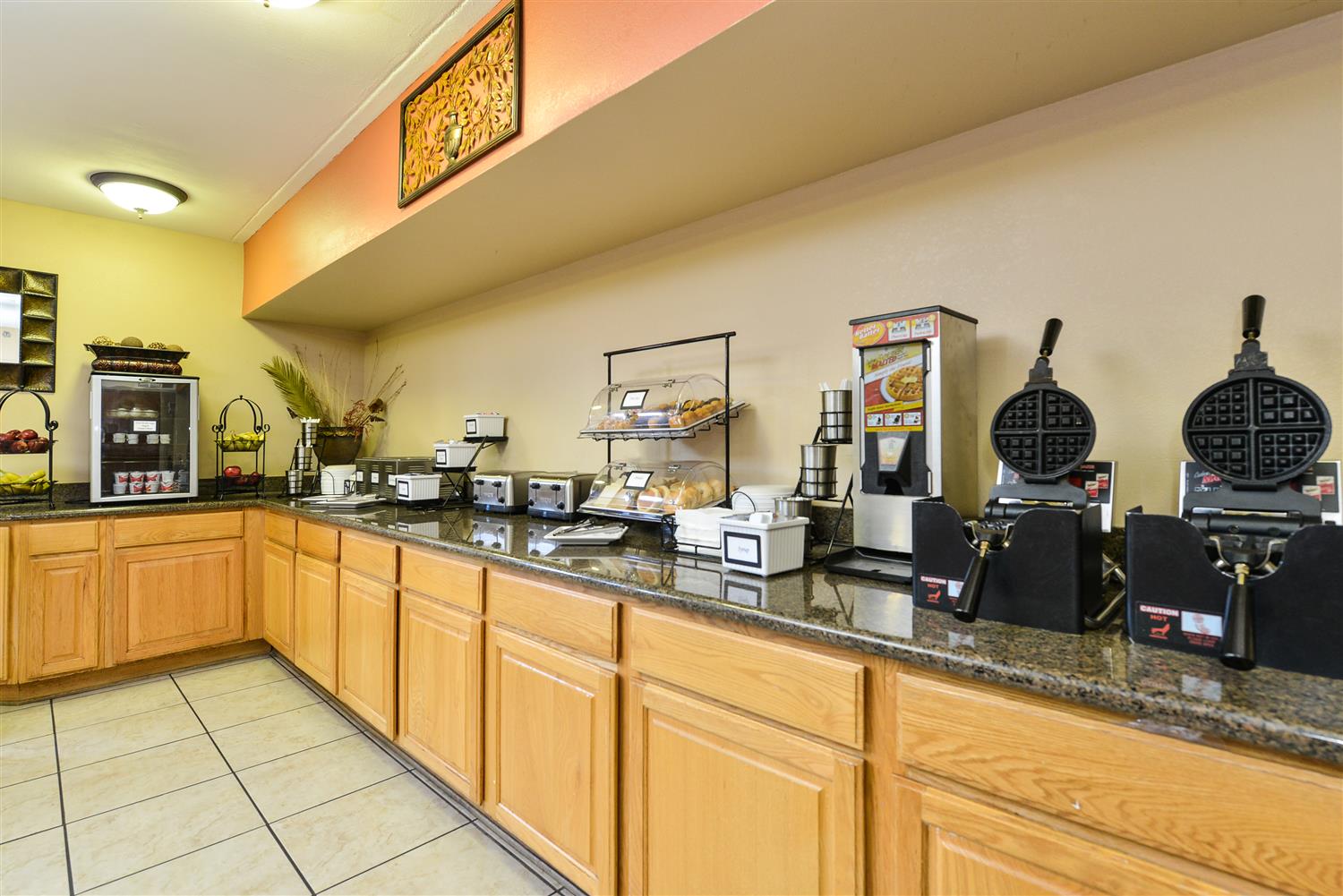 Holiday Inn Express & Suites Phoenix-Tempe 16/22