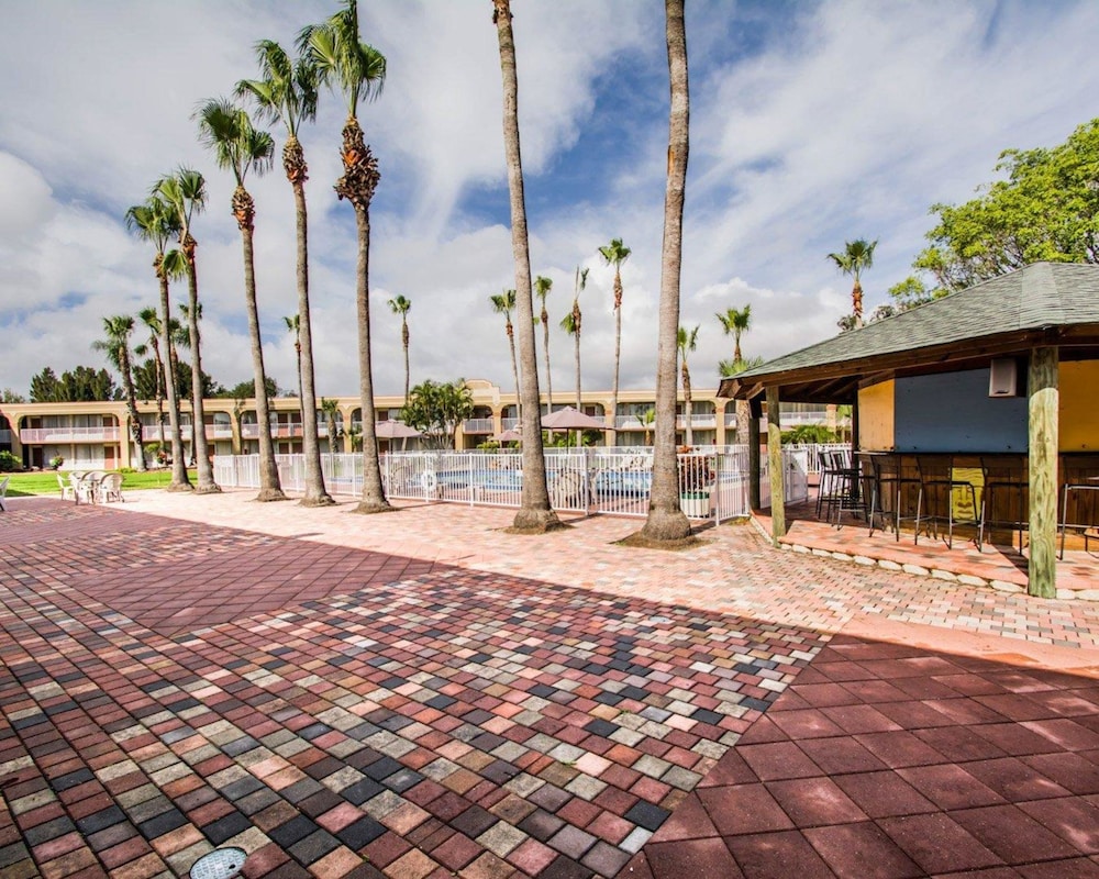ISLAND HOTEL of Space Coast 9/46