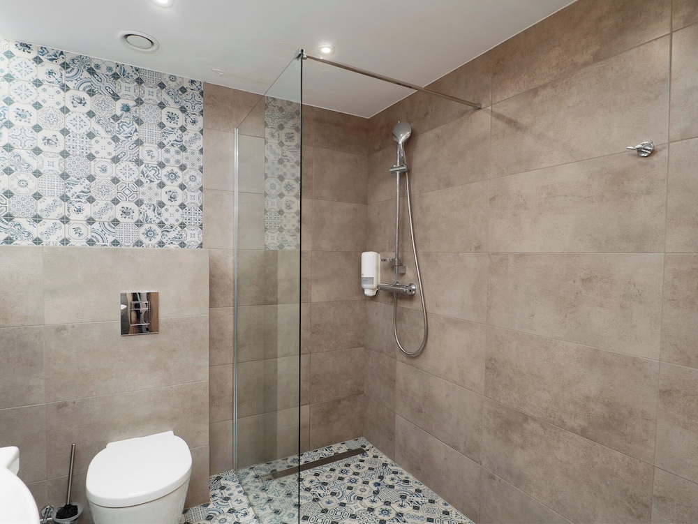 Hotel Paryski Art & Business 50/50