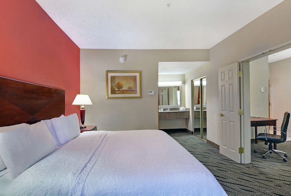 Hampton Inn Fayetteville 25/73