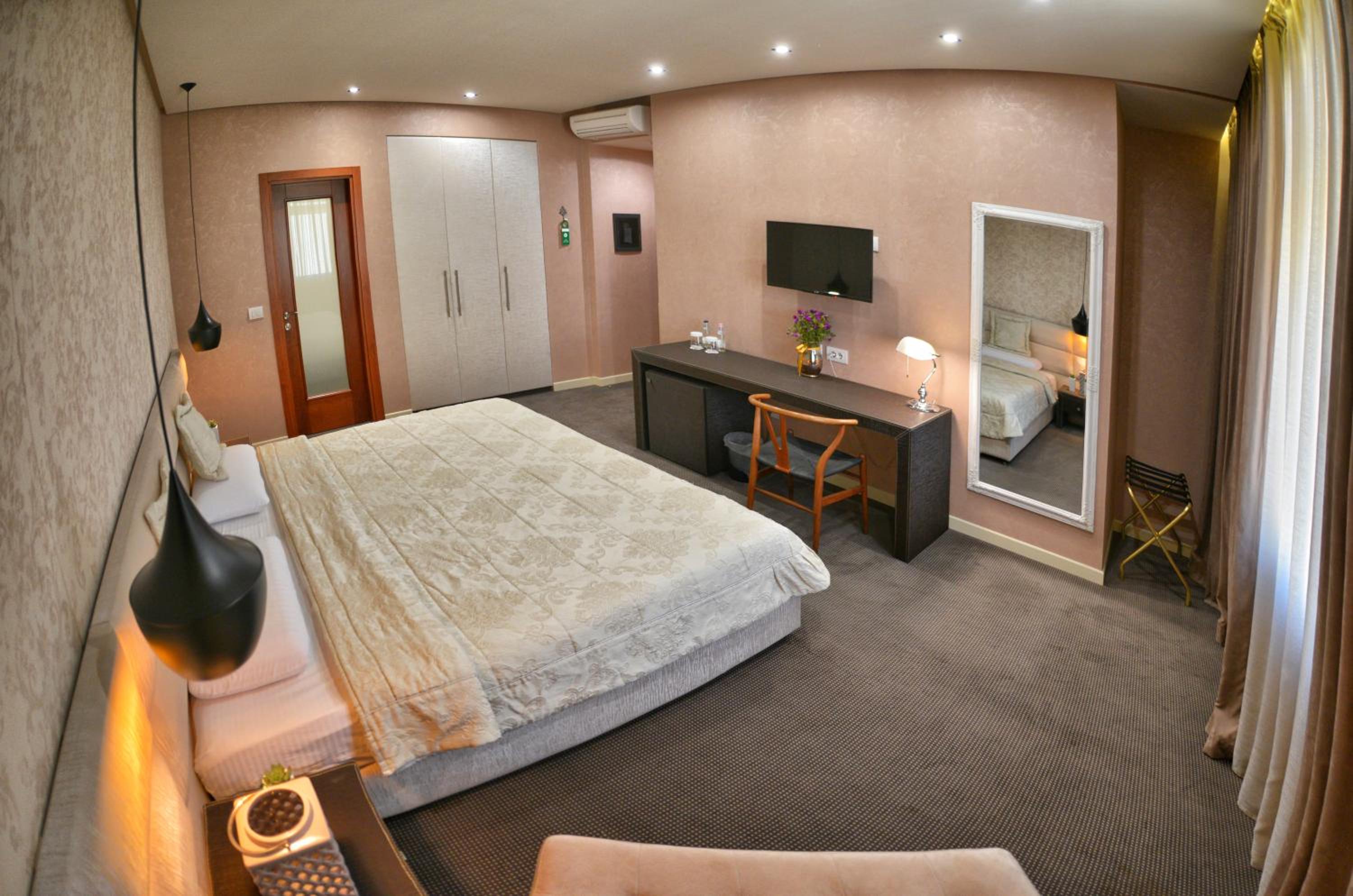 Standard, King Bed
