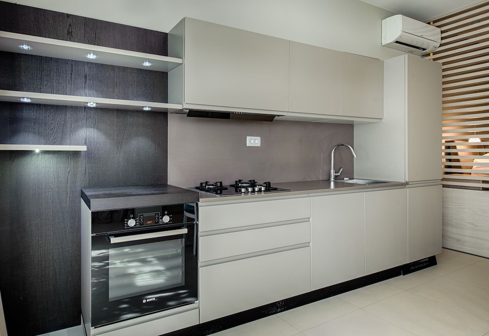 Boban Luxury Suites 10/80