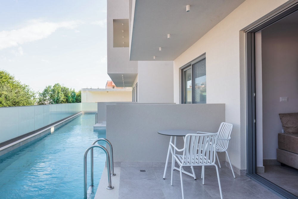 Nima Boutique Hotel - Adults only 82/108