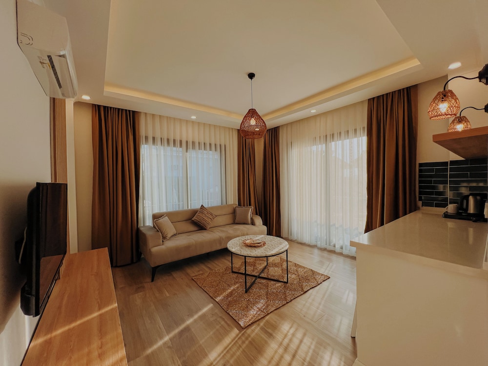 Marla Suite 30/50