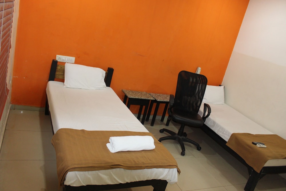 Deccan Comforts 34/41