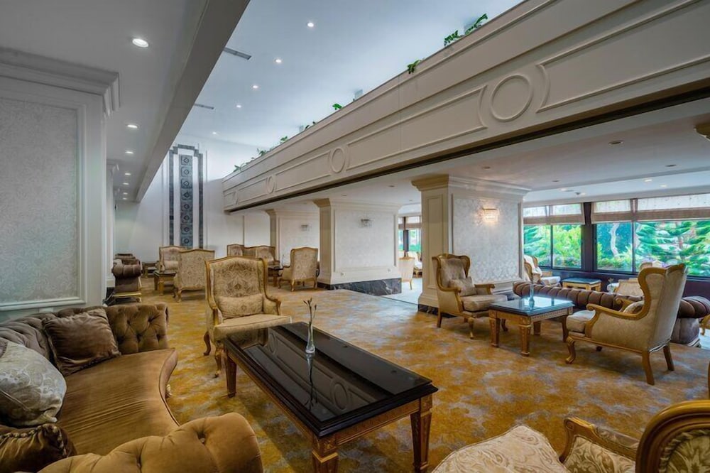 Bellis Deluxe Hotel 61/89