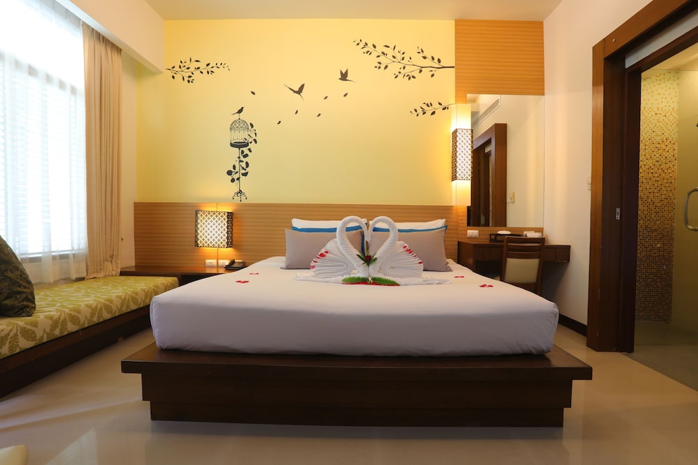A2 Pool Resort 8/48