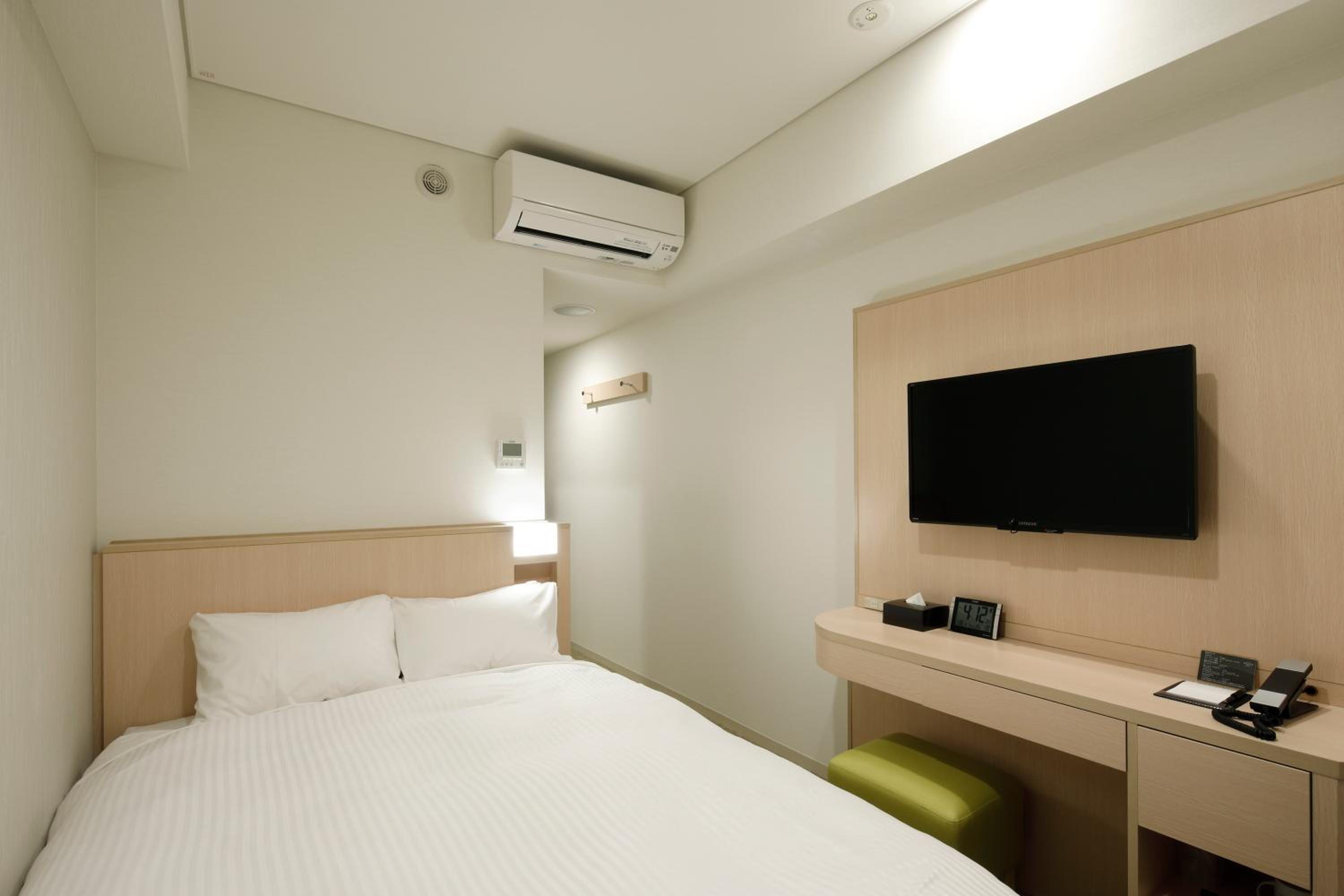 Room, Single