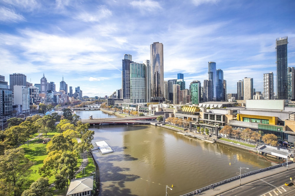 Crowne Plaza Hotel Melbourne 24/72
