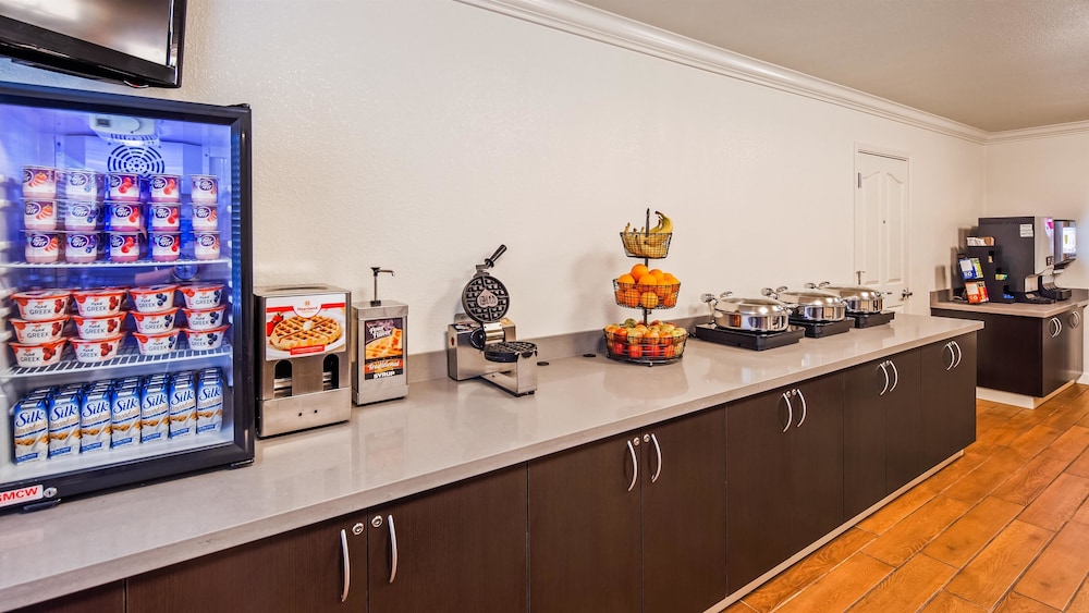 Best Western Capital City Inn 24/29
