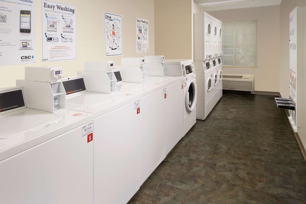 WoodSpring Suites Raleigh Apex 9/38