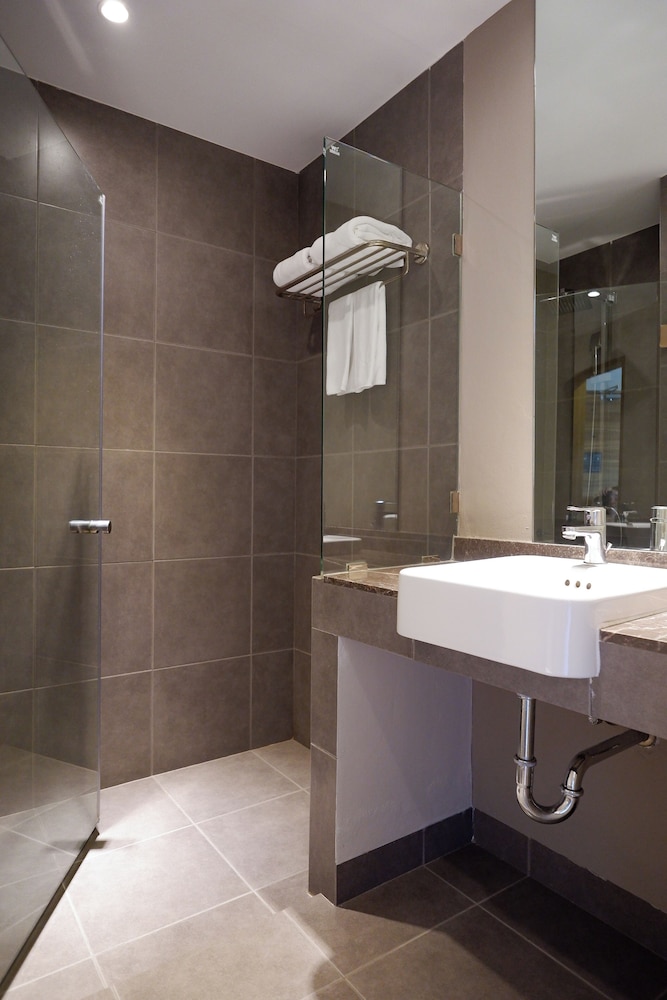 Canalis Suvarnabhumi Airport Hotel 49/50