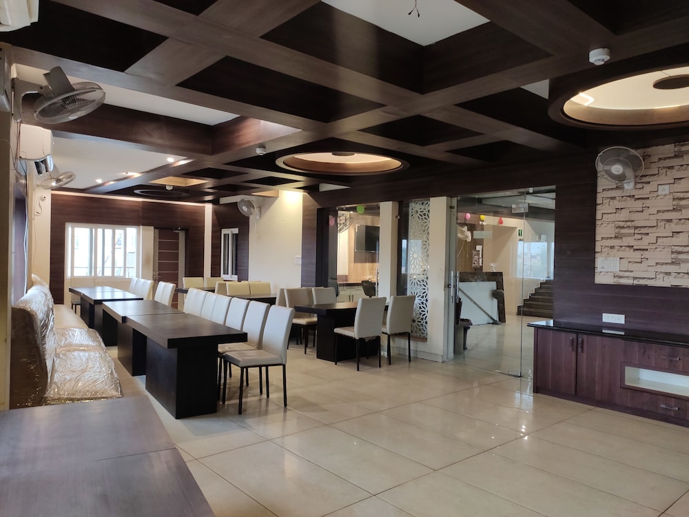 Hotel Maple Delite 14/18