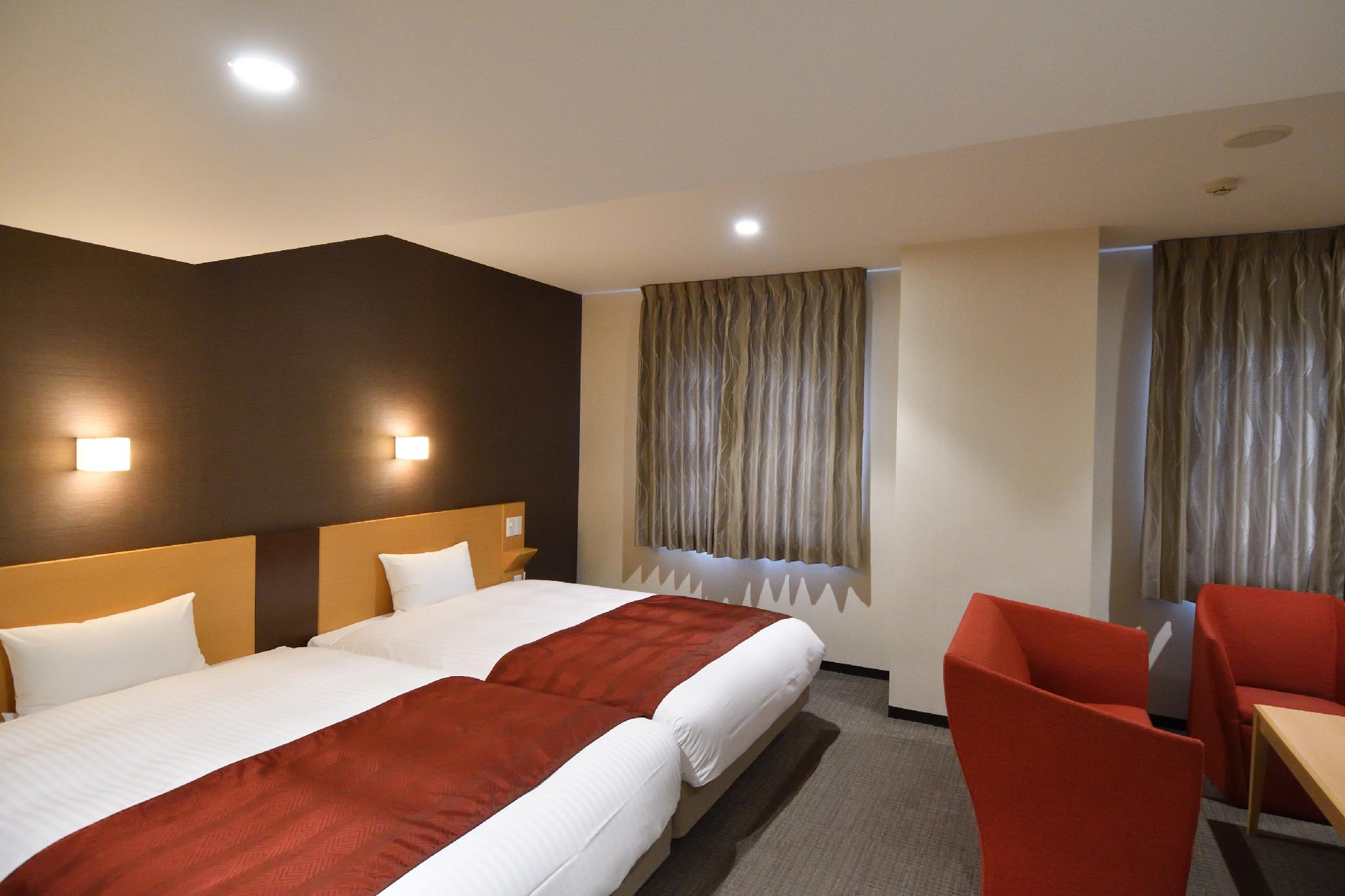 Urban, Superior, Twin Beds