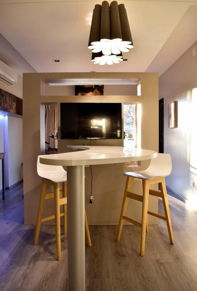 Syrah Suites 30/48