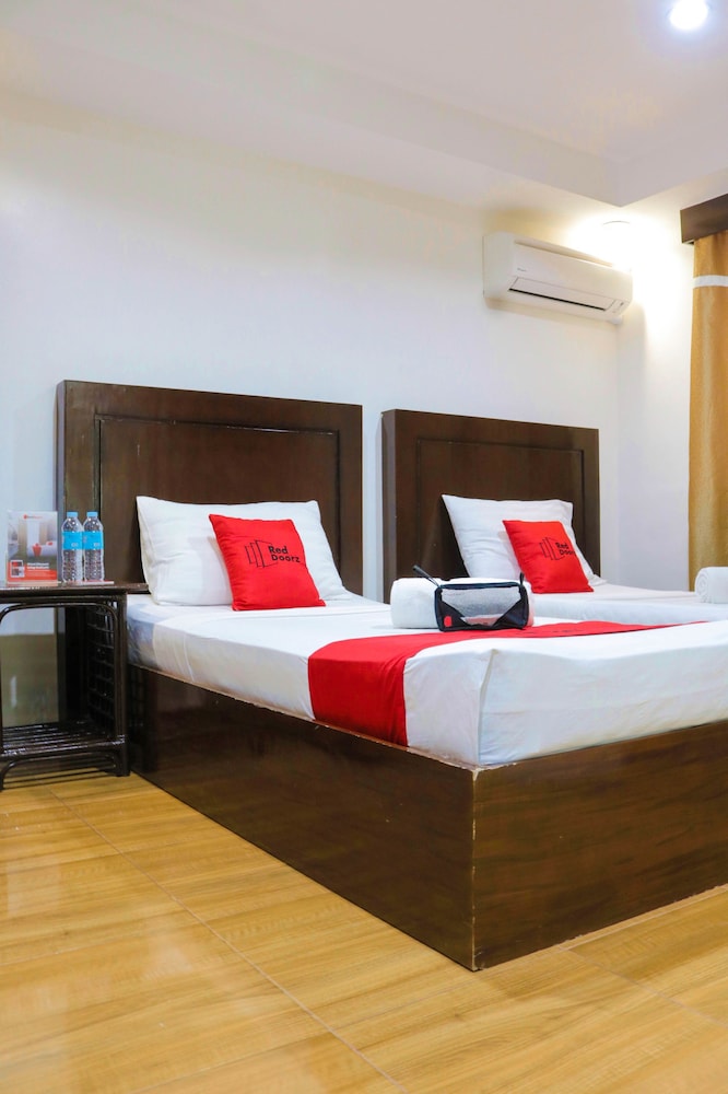 Reddoorz Junquera Extension Cebu 7/30