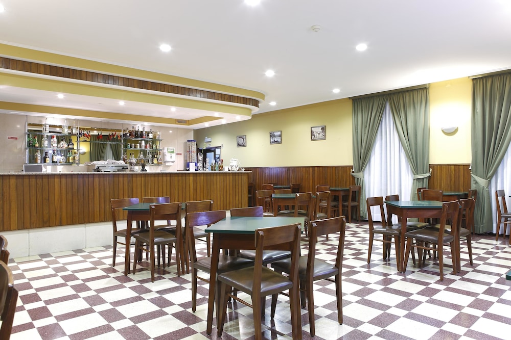 Domus Pacis Fatima Hotel 23/29