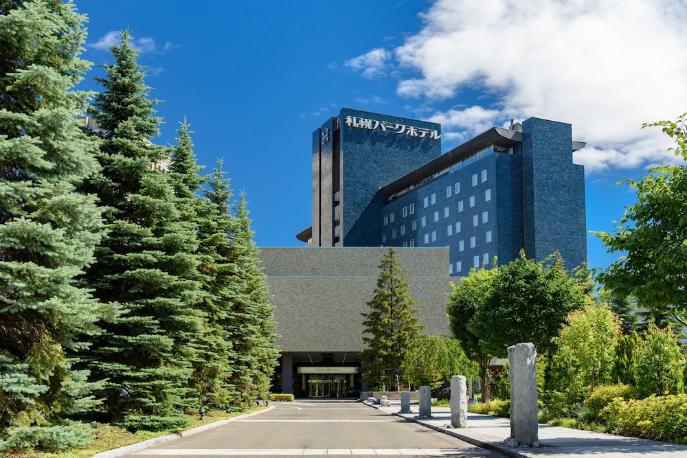 Sapporo Park Hotel 64/75