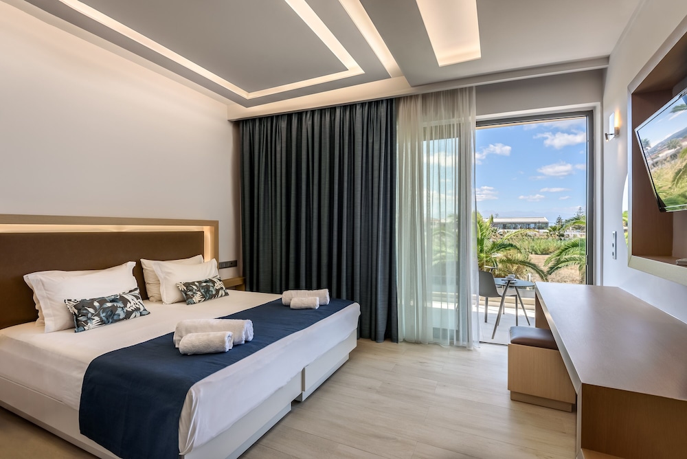 Superior, Double Bed, Partial Sea View