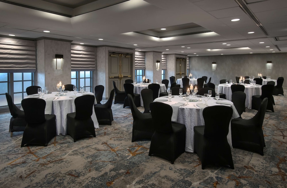 Embassy Suites by Hilton Bethesda Washington DC 36/51
