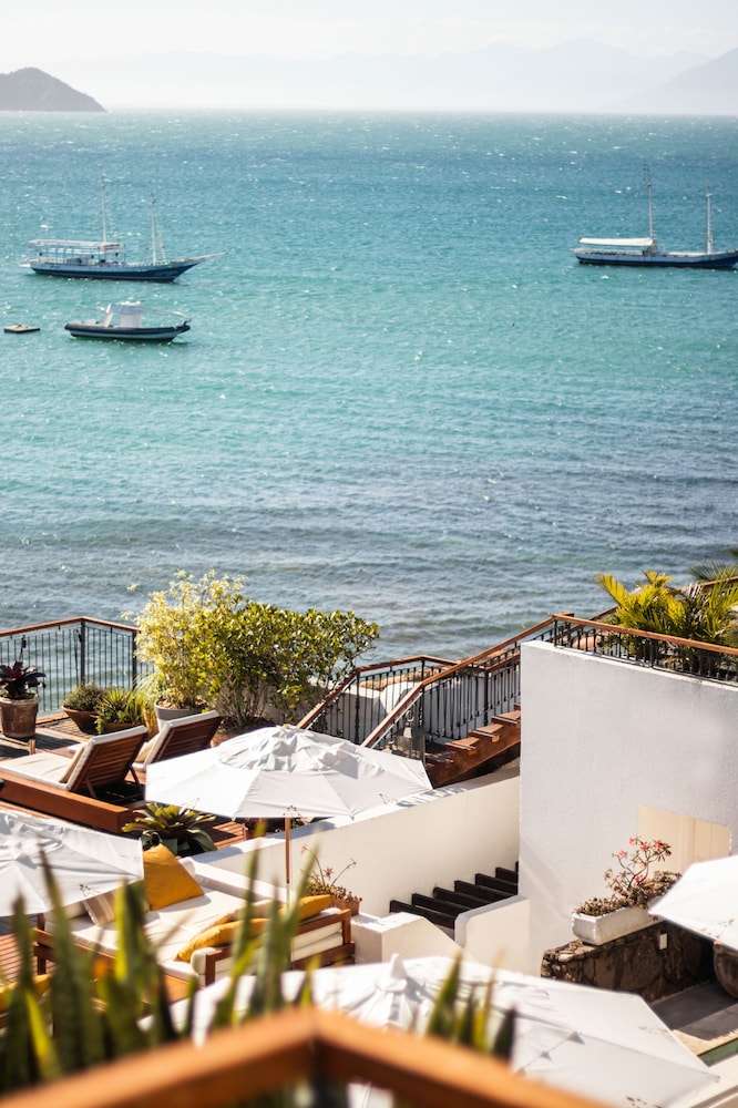 Casas Brancas Boutique Hotel Spa 76/79