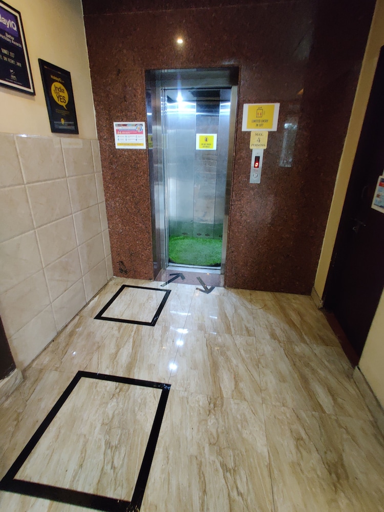 Savi Regency Hotel 8/36