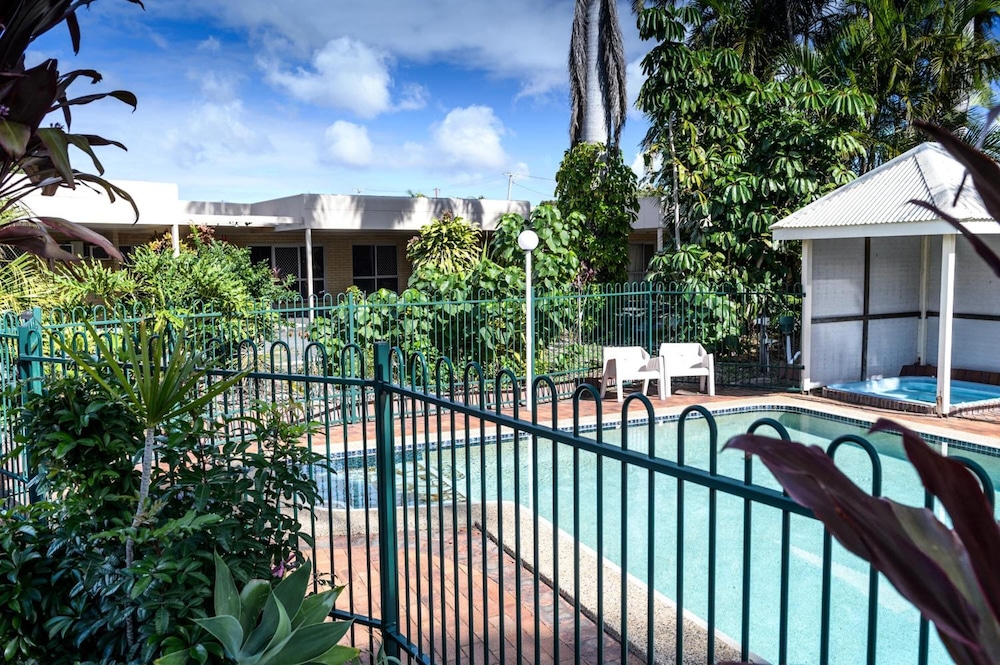 Country Comfort Bundaberg 8/74