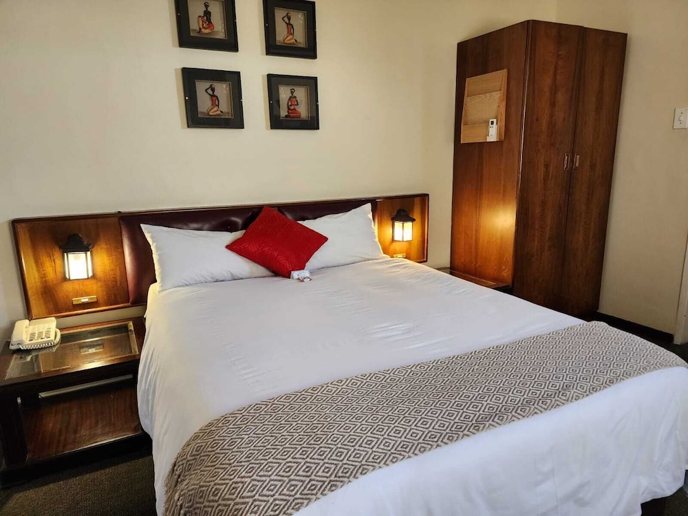 Royal Hotel Ladysmith 10/41
