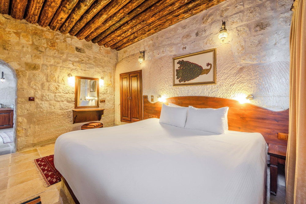 Cave, Luxury, Suite, Double and Twin Beds