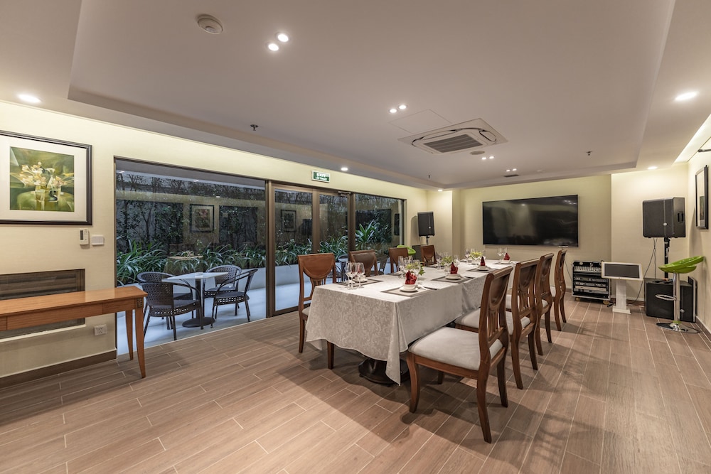 Garden View Court Serviced Apartments 41/50