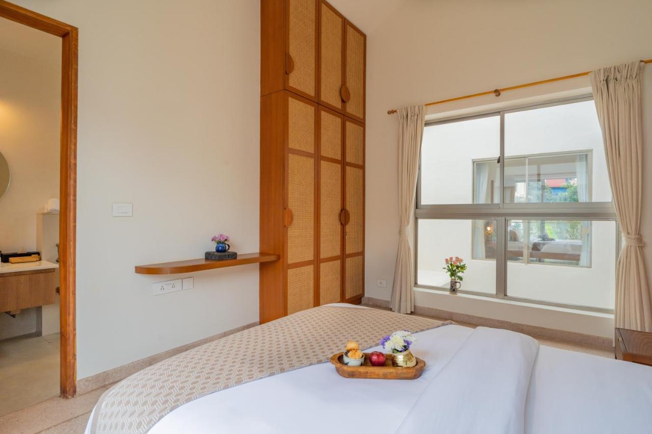 ELIVAAS 3BHK with Pvt Pool Mirai Taurus 43/79
