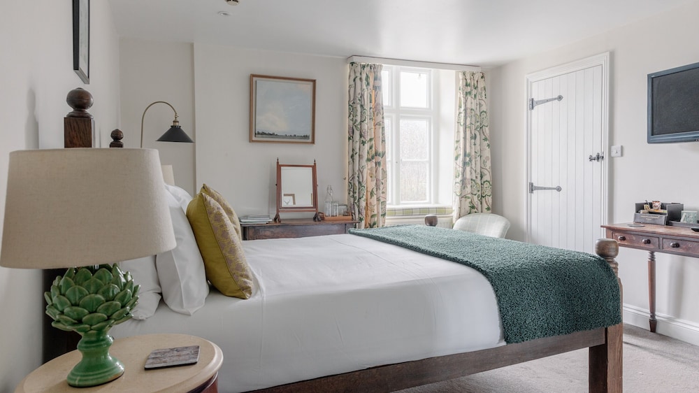 Classic, King Bed