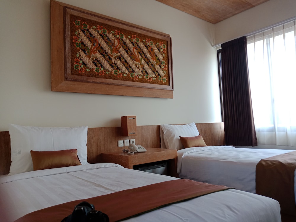 Hotel Parangraja 17/61