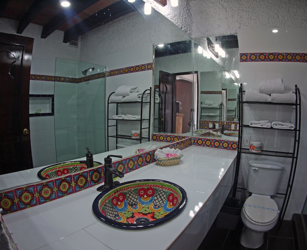 Las Rocas Resort Spa 50/50