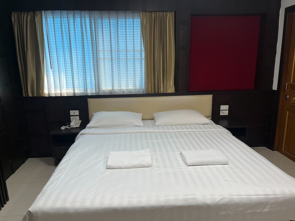 SUPERIOR, DOUBLE BED, BATHTUB