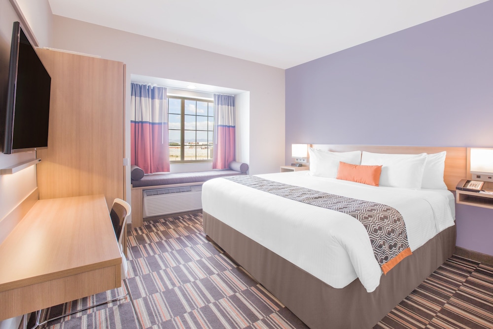 Microtel Inn & Suites By Wyndham Cuauhtemoc 6/40