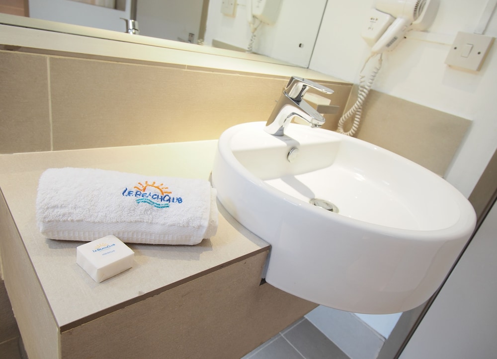 Le Beachclub Serviced Apartments And Villas 71/77